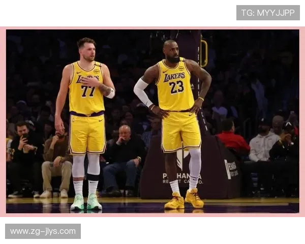 湖人胜鹈鹕 东契奇詹姆斯锡安齐亮相